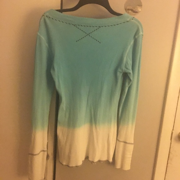 Long sleeve like new thermal type shirt . - Picture 2 of 4